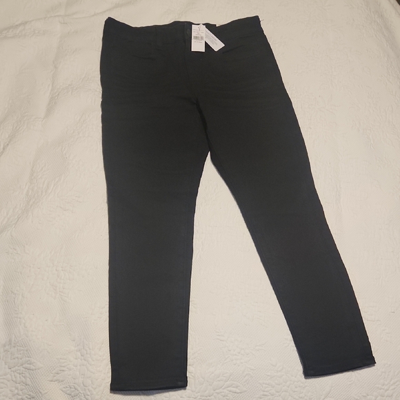 Pants - Black Skinny Jeans